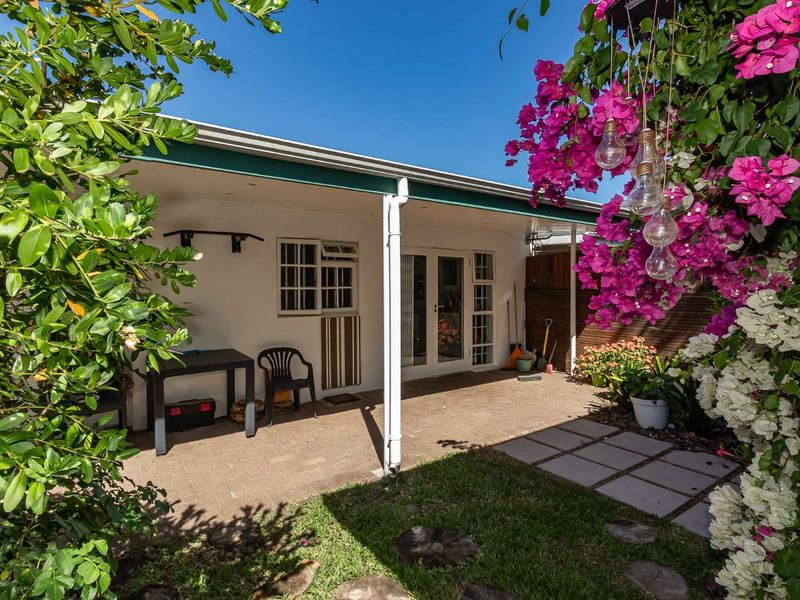 Modern and well maintained home with dual living! - Photo 3