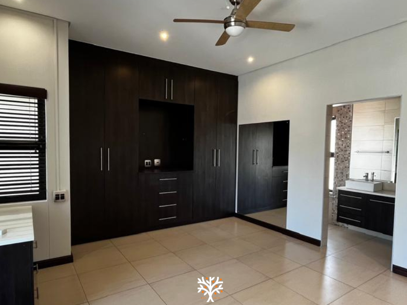 Family Home For Sale | Suiderhof | N$4 200 000 - Photo 8