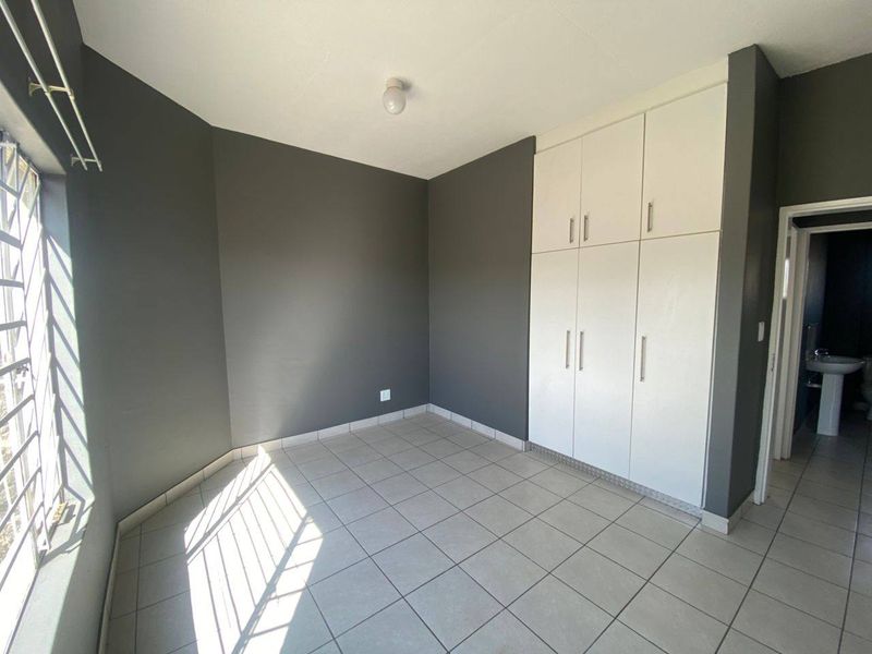 2 Bedroom Townhouse For Sale in Okahandja - Photo 6