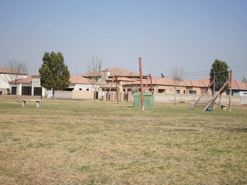 Lovely stand in a secure Estate (negotiable) - Photo 4