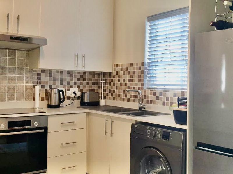 Newly renovated townhouse. - Photo 6