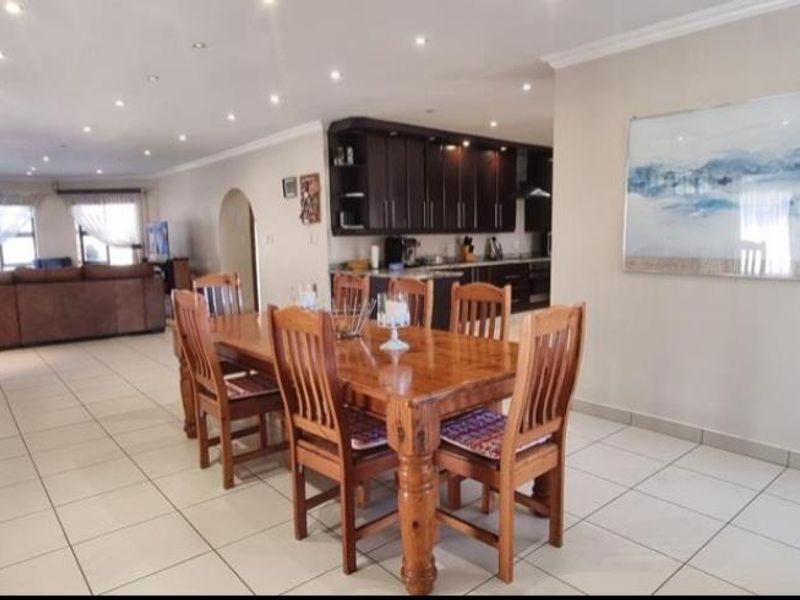 4 Bedroom House for Sale - Photo 6