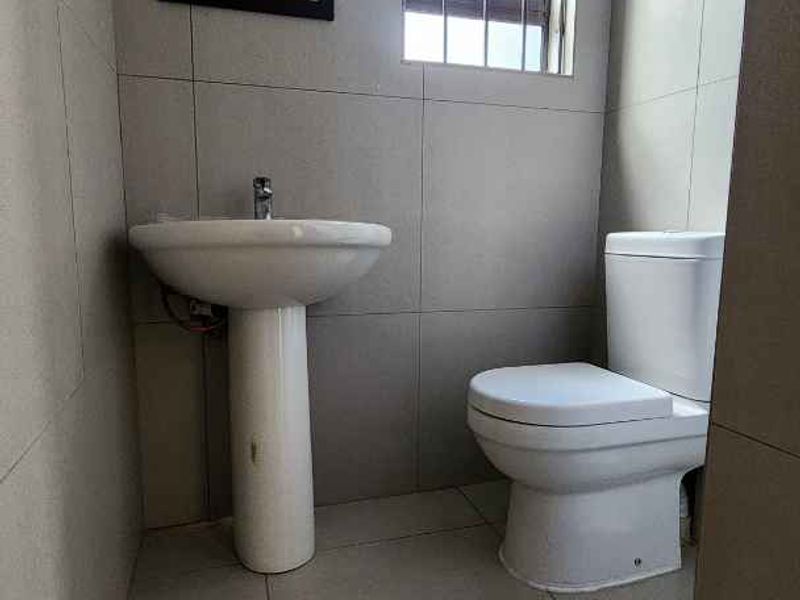 3 Bedroom House To Rent In The Orchards - Photo 4