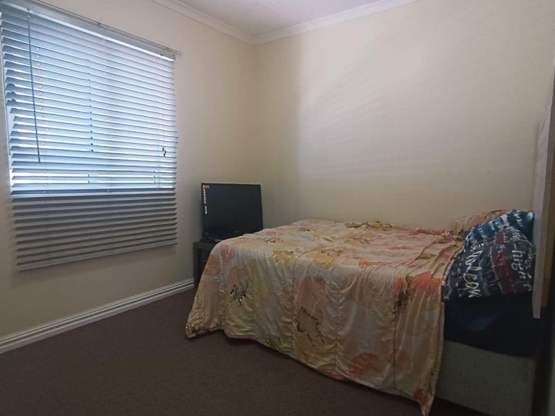 Modern Flat in Very Convenient Location - Photo 8