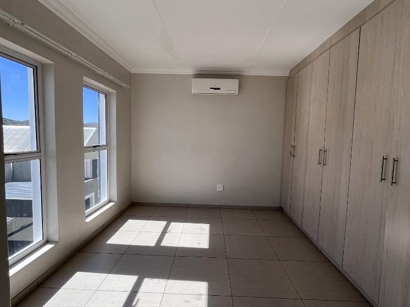 FOR SALE | LE MONT COMPLEX, Avis, Windhoek 2 Bedroom | 2 Bathroom Duplex | N$2,350,000 - Photo 5