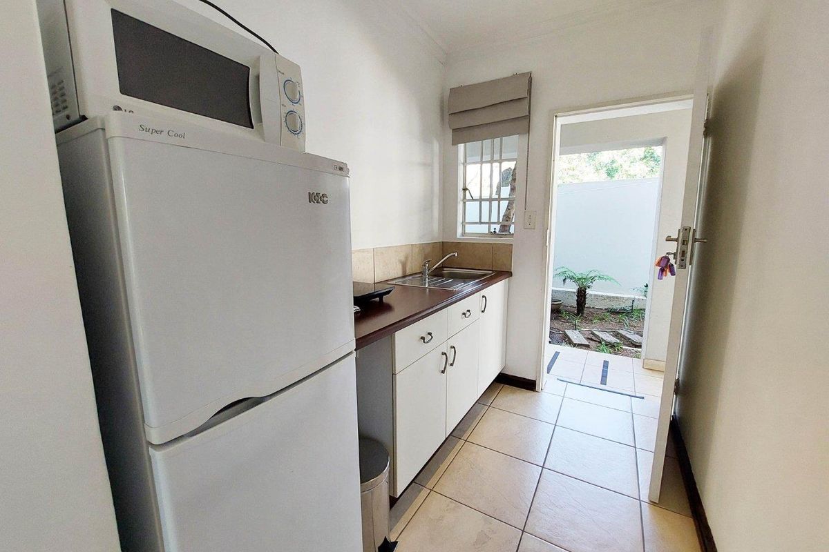 3 fully furnished and services studio apartments available in Edenburg - Photo 3