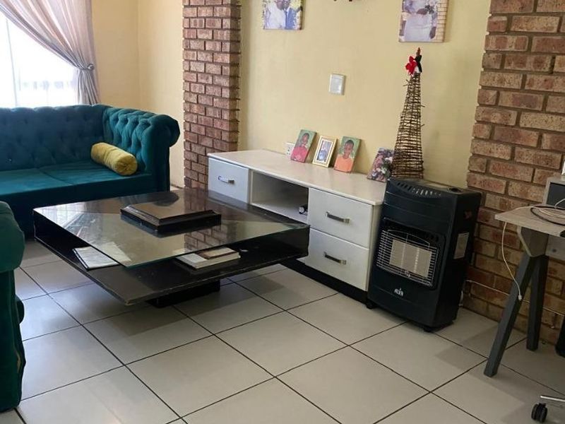 3 bedrooms House in Mpumalanga - Photo 6