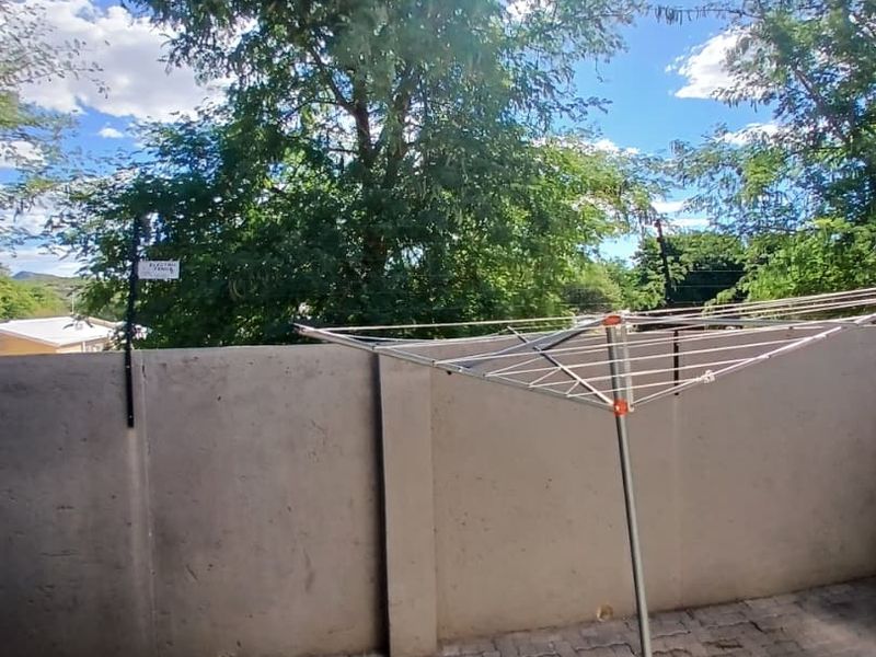 Situated close to shops, schools, offices and Unam - Photo 10