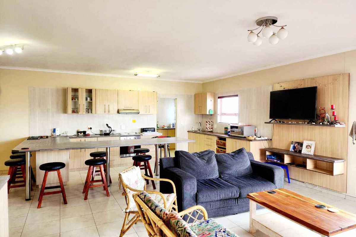 Corner property with a northwestern view. - Photo 4