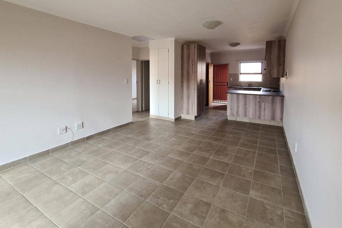 Perfect Second Floor 2Bedroom lockup and go! - Photo 5