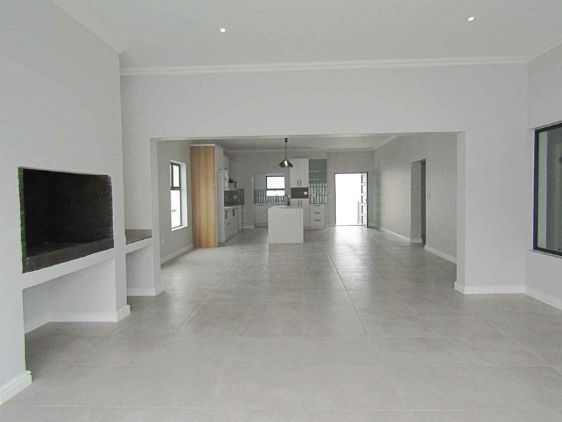 Newly build home designed for modern living - Photo 3