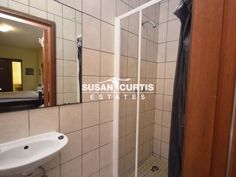 9 BEDROOM GUEST HOUSE FOR SALE IN SWAKOPMUND CENTRAL - Photo 9