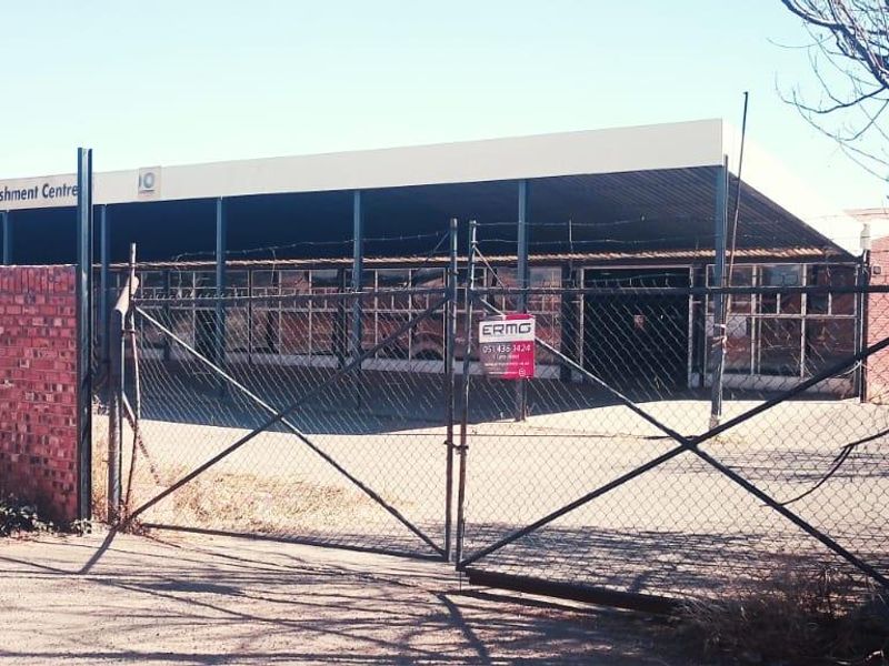 1.1645 HEKT INDUSTRIAL PROPERTY.IDEAL FOR FACTORIES OR LARGE BUSSINESS IDEAS - Photo 2