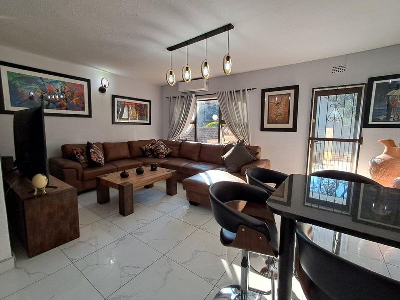 Modern 3 Bedroom Duplex Unit in Brackenhurst - Photo 5