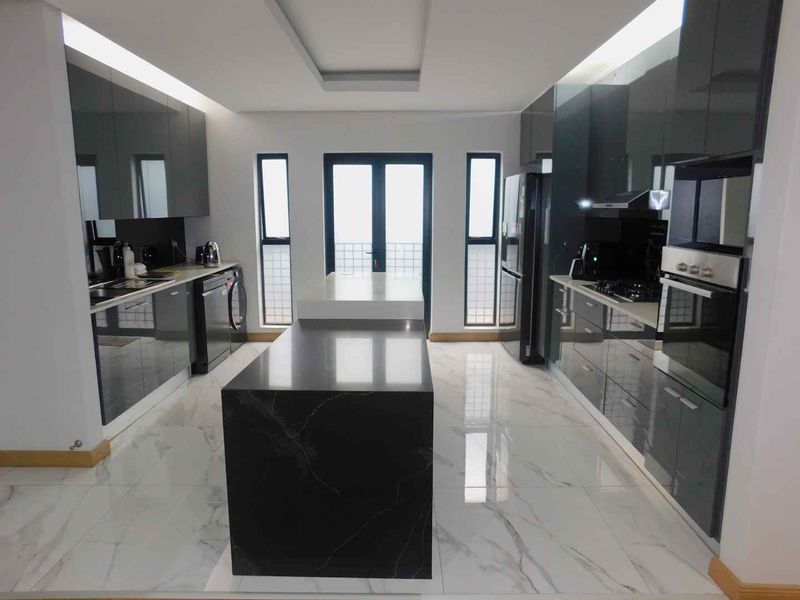 3 bedroom furnished cluster in Bryanston - Photo 2