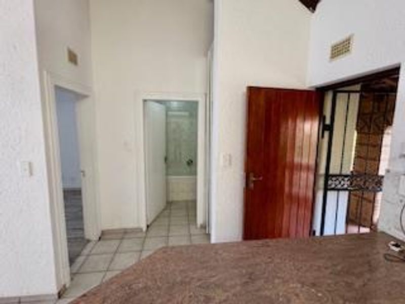 Beautiful Unfurnished One Bedroom apartment in Morningside FOR RENT - Photo 3