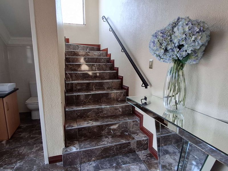 Spacious Double-Storey Home in New Market Park Awaits You! - Photo 3