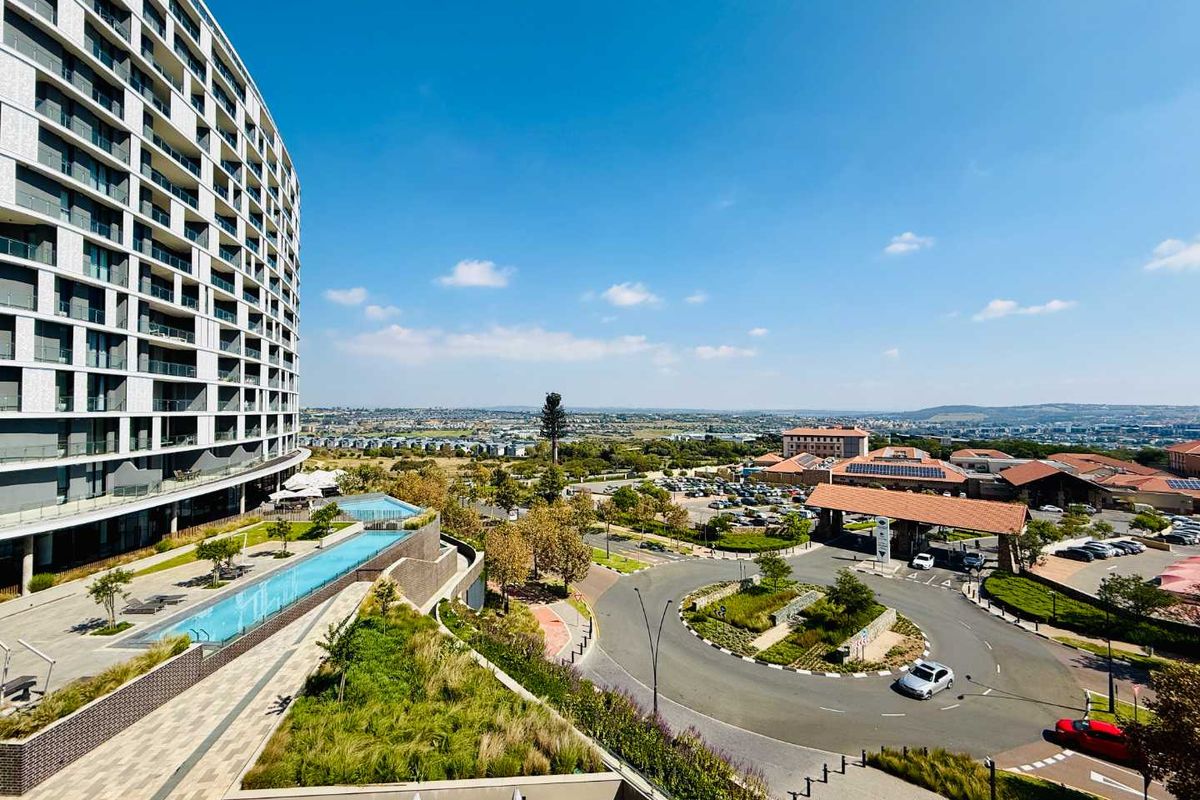 Luxury one bedroom apartment for sale at Ellipse Waterfall - Photo 2