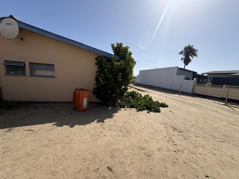 3 Bedrooms House For Sale - Photo 3