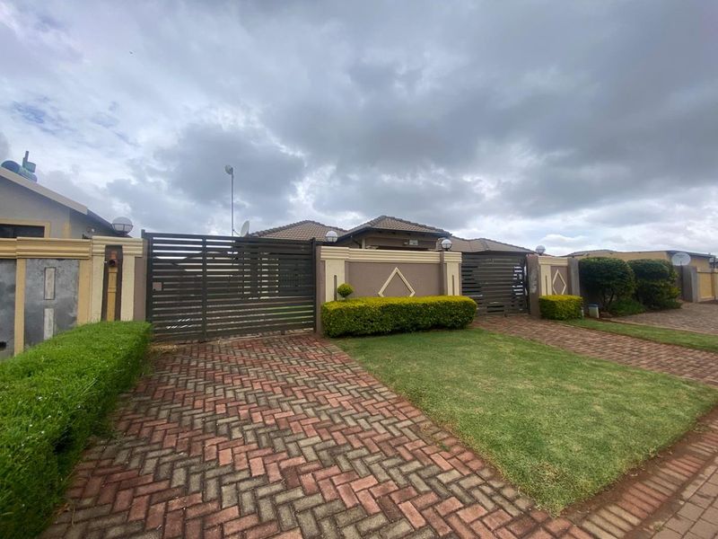 Three bedroom home for rent - Photo 7