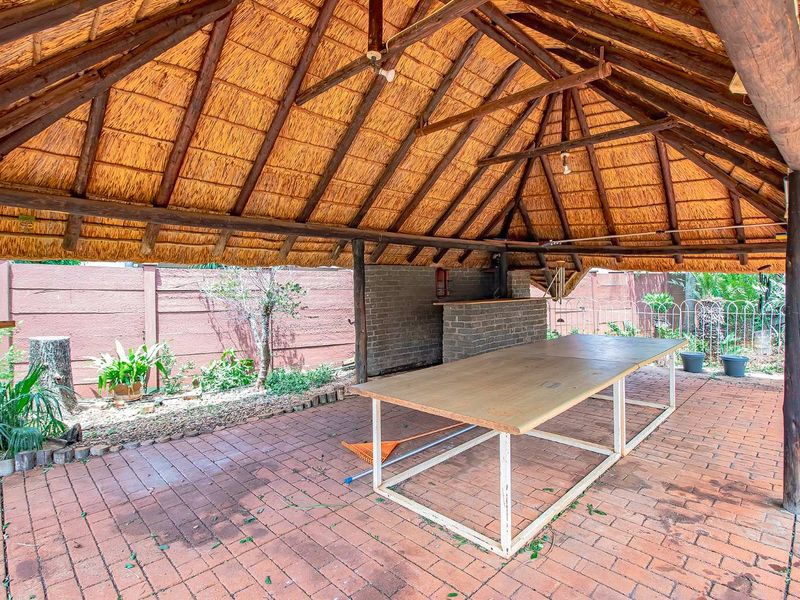 Large Family Home with Exceptional Amenities in Doornpoort - Photo 6