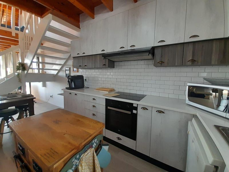 Cosy, Spacious Double Storey Apartment in Central Swakopmund! - Photo 8