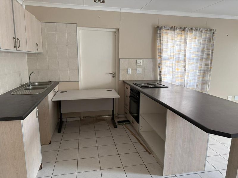 FOR SALE - PRIME 2-BEDROOM INVESTMENT OPPORTUNITY – CC REGISTERED- SWAKOPMUND - Photo 4
