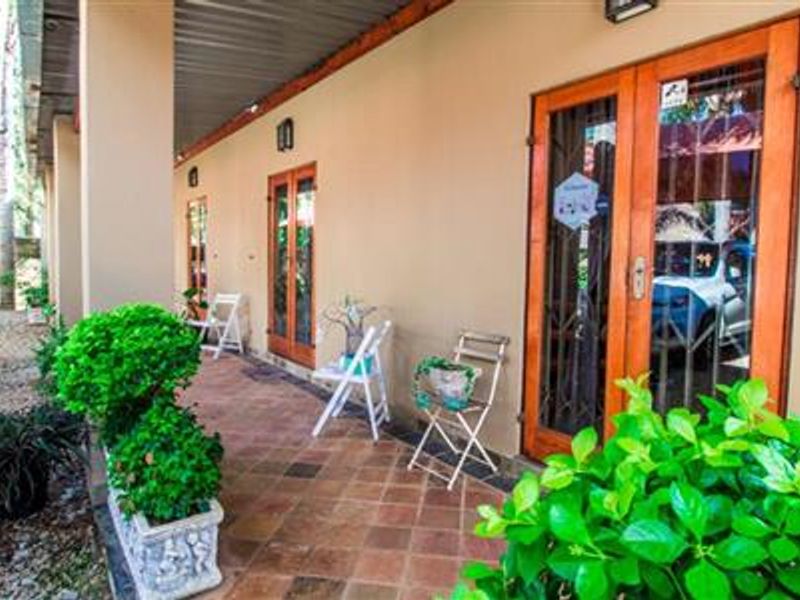 EXCLUSIVE MANDATE ON THIS 3 BEDROOM HOUSE WITH 5 FLATS PROUDLY ADVERTIZE BY KARIS PROPERTIES. - Photo 3