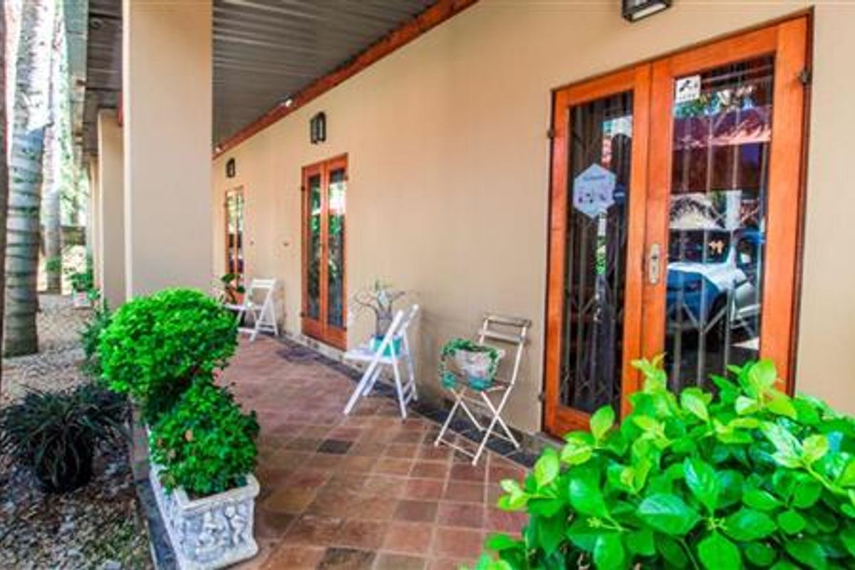 EXCLUSIVE MANDATE ON THIS 3 BEDROOM HOUSE WITH 5 FLATS PROUDLY ADVERTIZE BY KARIS PROPERTIES. - Photo 3