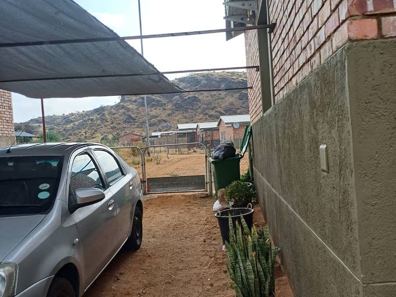 Modern Living Just 10 km Outside Windhoek - Photo 2