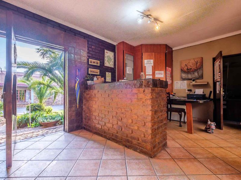 A GUESTHOUSE NEAR THE AIRPORT - Photo 3