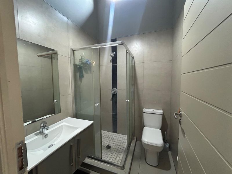 Spacious 2-Bed Townhouse in Die Wilgers – Modern & Bright! - Photo 10