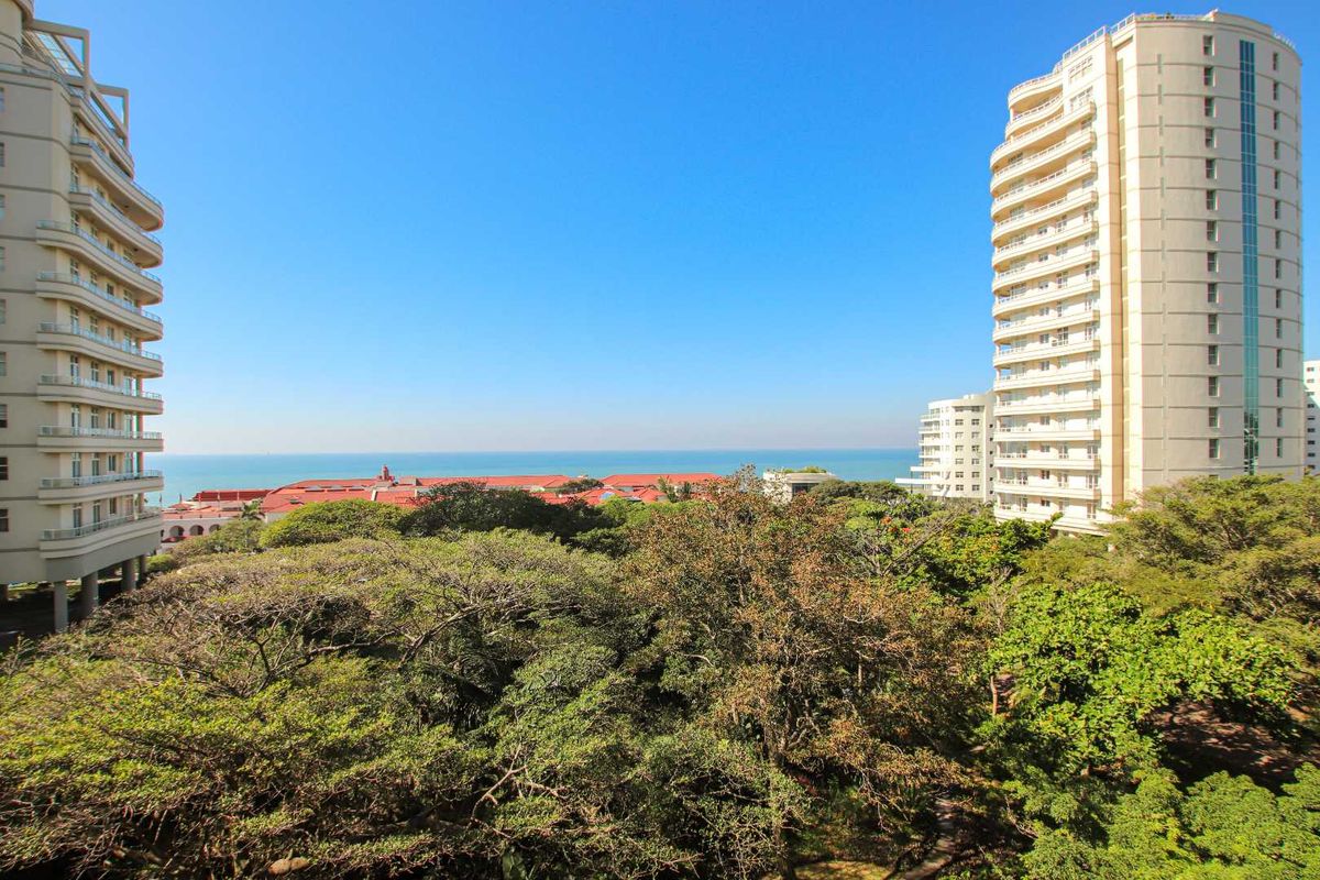 The perfect lock up and go holiday home in sought after Oyster Quays! - Photo 3