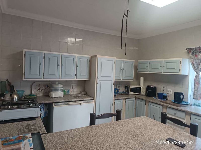 3 Bedroom family home with 13 back rooms For sale! - Photo 6