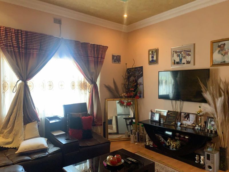 3 bedrooms house for sale in Rosettenville ext - Photo 8