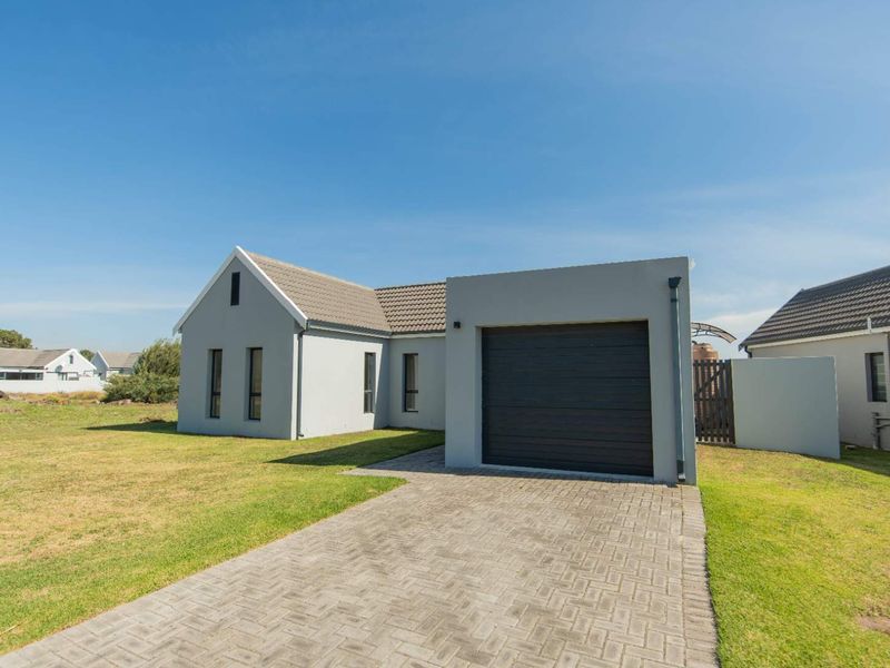 Wedgewood Golf Estate Living: Golf, Nature & Work-from-Home Comfort! - Photo 7