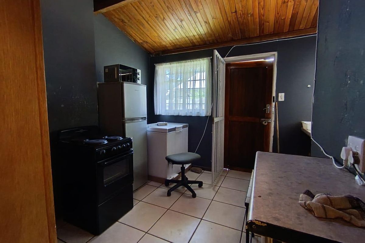 Prime Student Housing: 8 Beds Near University - Photo 3