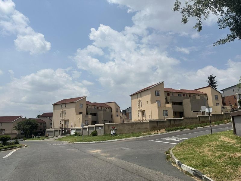 TWO BEDROOM APARTMENT IN MIDRAND  : AVAILABLE-1 SEPTEMBER 2026. - Photo 2