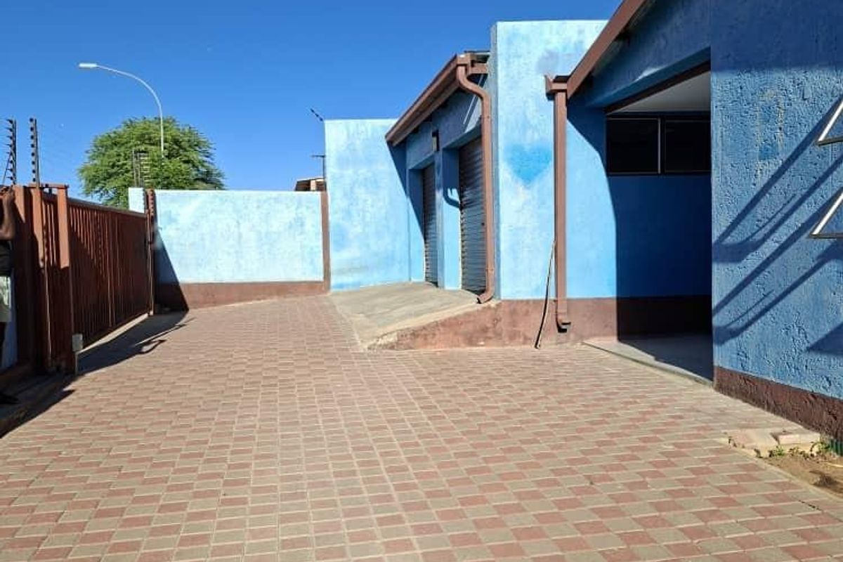 HOUSE FOR SALE - VEDDERSDAAL, OKAHANDJA - Photo 3