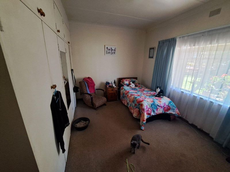 Spacious 3-Bedroom Home with 3 Bed Flatlet in Prime Waverley Location - Photo 9
