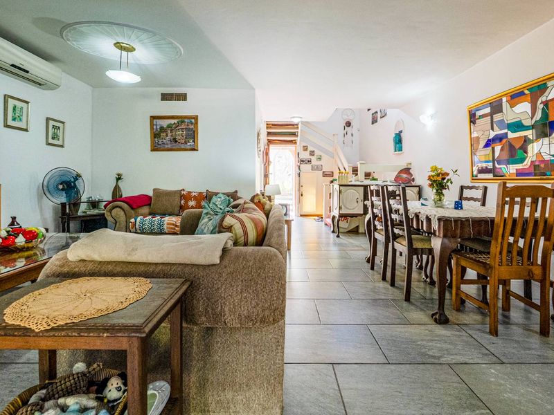 Pet friendly spacious home - Photo 7