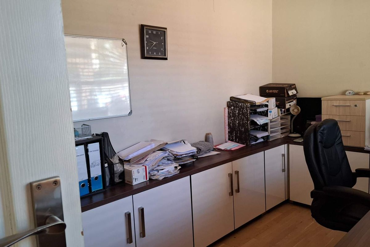 Low Maintenance Home in Central Brackenhurst - Photo 4