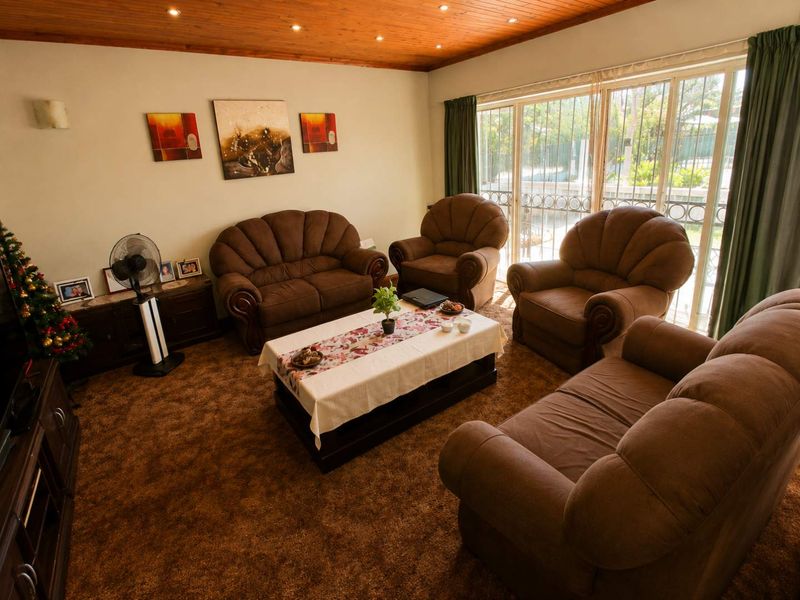 5 bedroom house - Photo 9