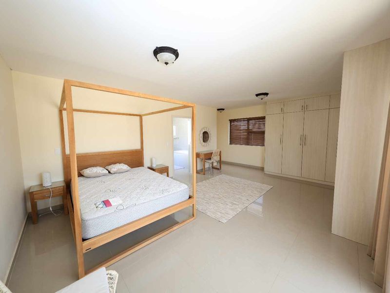 BEACHFRONT HOUSE - Photo 3