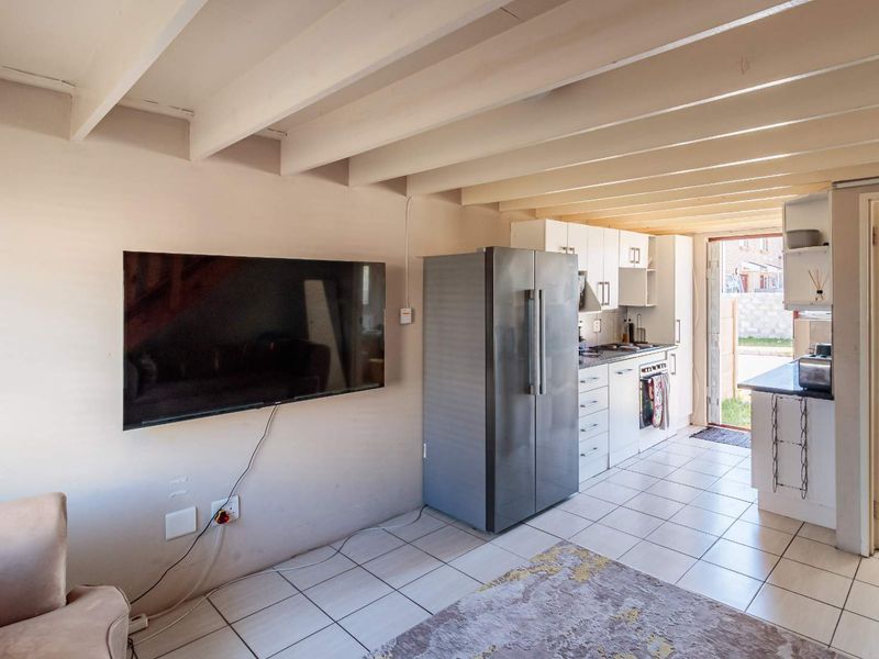 Starter Home - Walmer Link - Photo 9