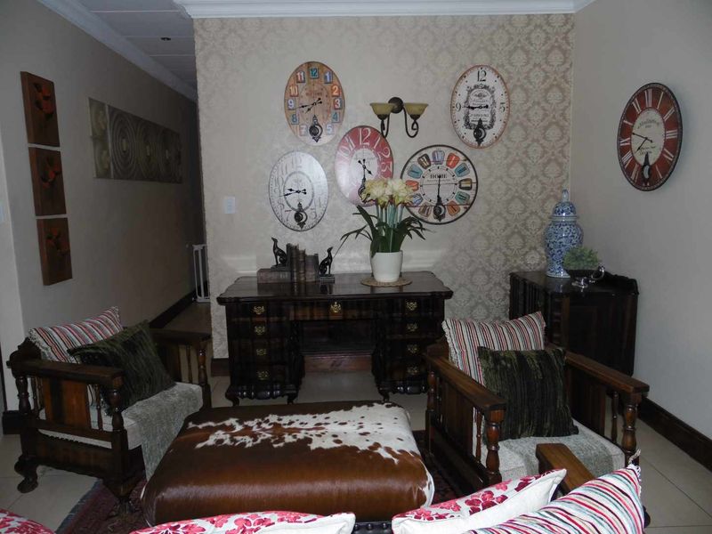 FULLY FURNISHED MAGNIFICENT RESIDENCE FOR RENT IN SECURE UPMARKET ESTATE - Photo 7