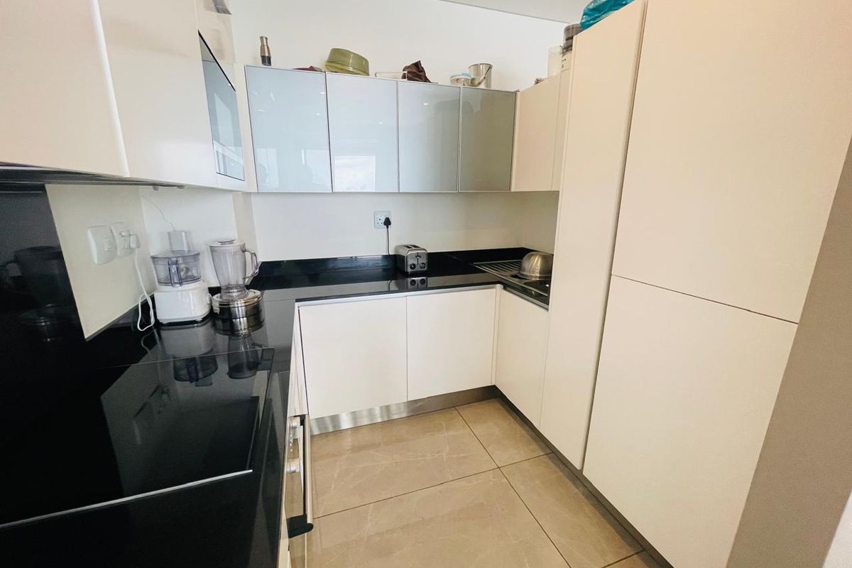 1 Bed Furnished Apartment in Sandown - Photo 4