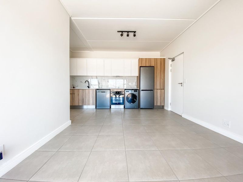 1 Bedroom Apartment in Fynbos Estate - Photo 3