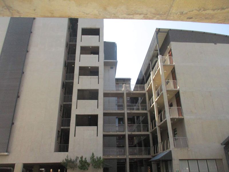 Modern 2 Bedroom to rent in IQ Brooklyn - Photo 3