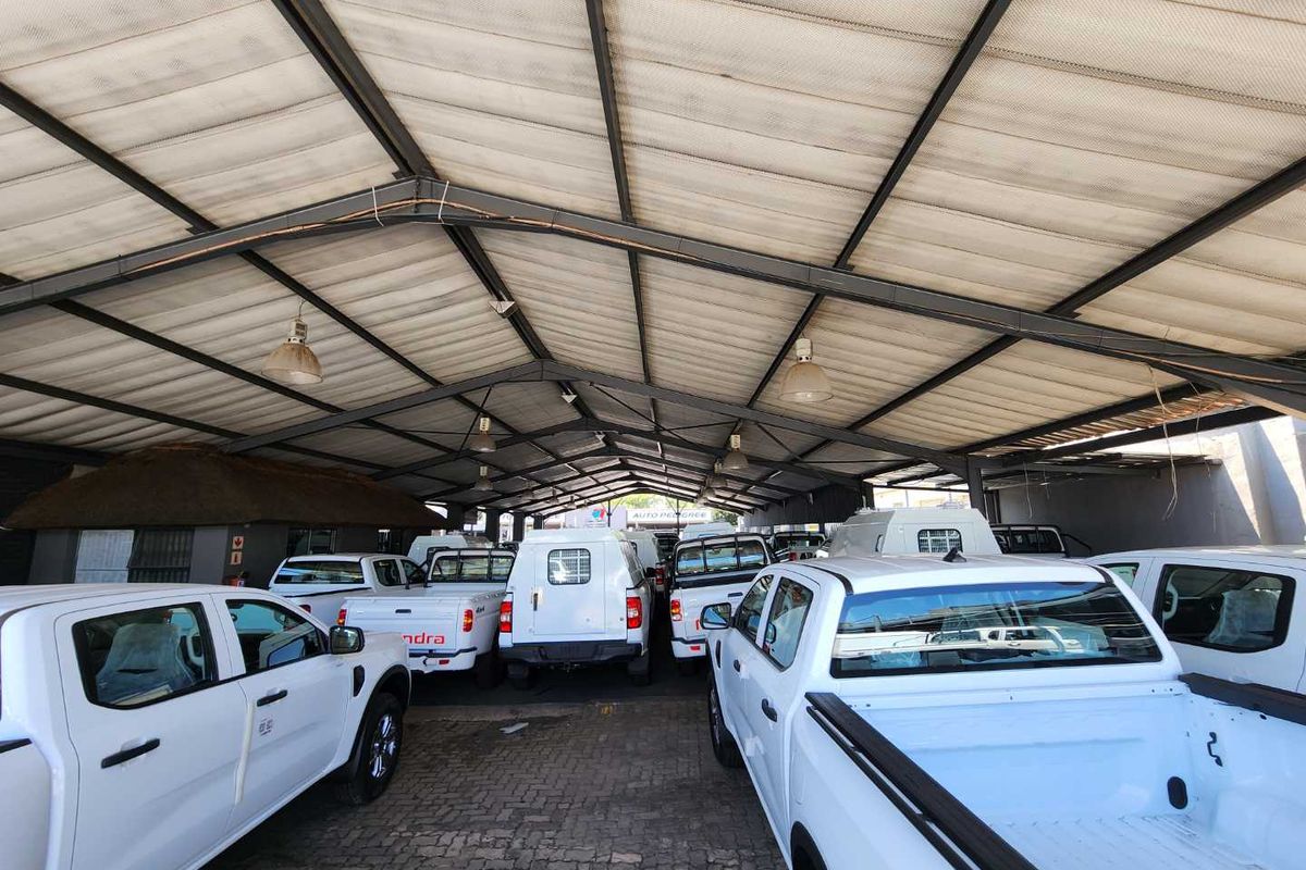 Prime Special-Zoned Showroom & Workshop – High-Demand Automotive Node in Gezina - Photo 5